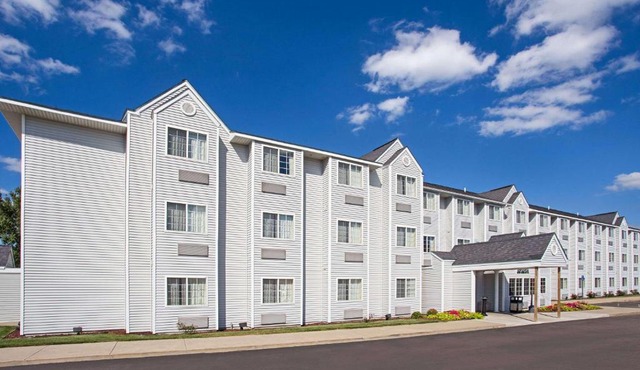 Microtel Inn & Suites by Wyndham Holland