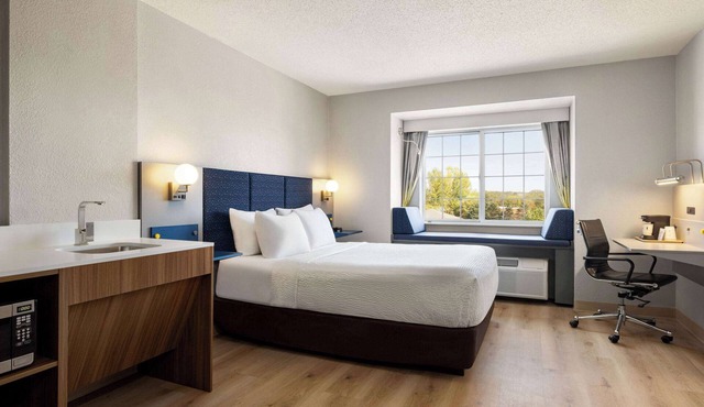 Microtel Inn & Suites by Wyndham New Ulm