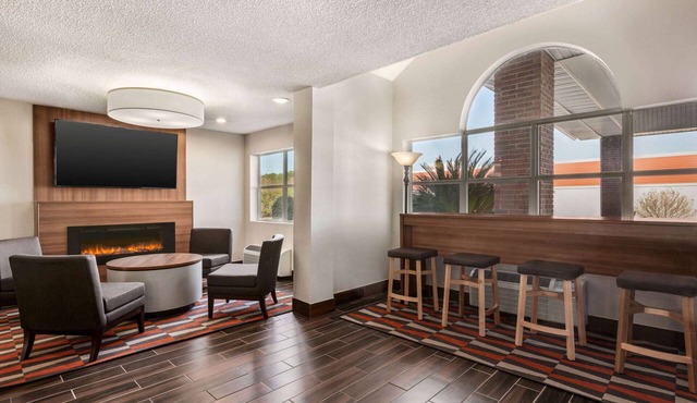 Microtel Inn & Suites by Wyndham Tifton