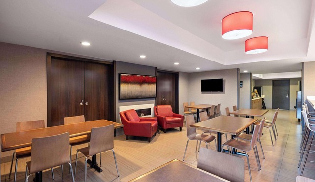 Microtel Inn & Suites by Wyndham Kirkland Lake