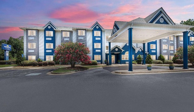 Microtel Inn & Suites Columbus North