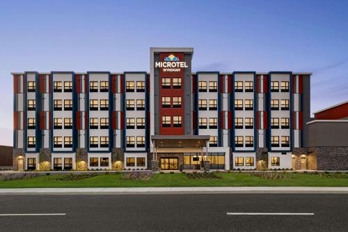 Microtel Inn & Suites Dorval QC