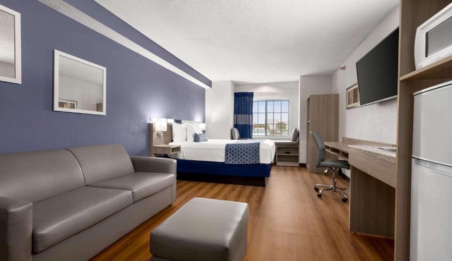 Microtel Inn & Suites Lincoln