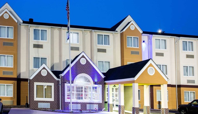 Microtel Inn & Suites by Wyndham Charleston WV