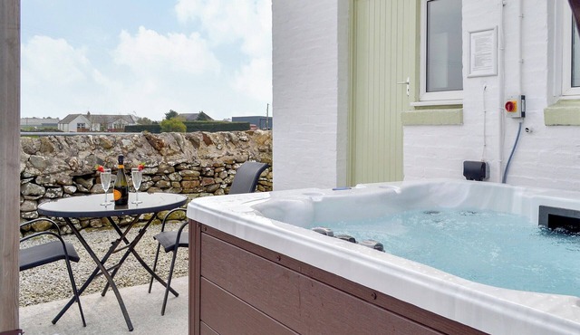 Mid Bishopton Cottage - UK10910