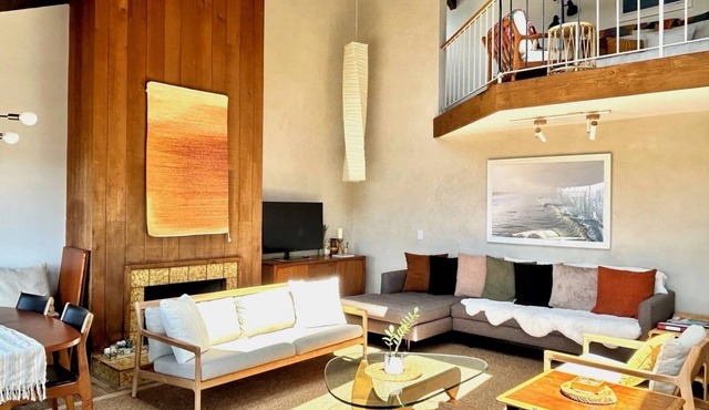 Mid-Century Beach Lodge- 1 Block to Beach!