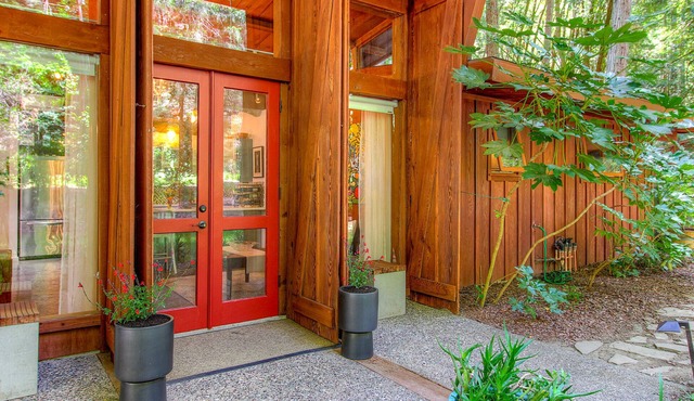 Mid Century Cabin in the Redwoods
