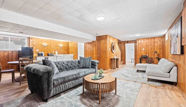 Mid-Century Cabin Retreat | Cozy Apt Suite Getaway