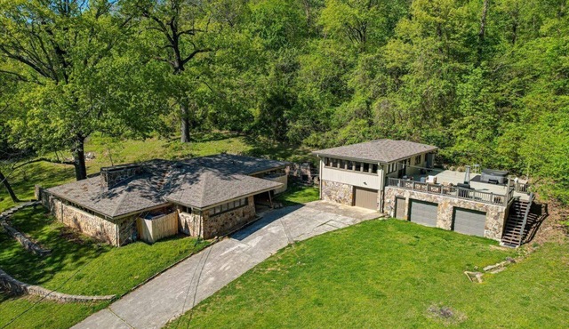 Mid-Century Estate - Home/Loft - Hot Tub/Game Room