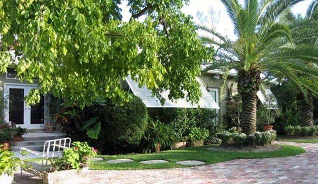 Mid-Century Gem,walking distance to the beach!Hypoluxo Island, Palm