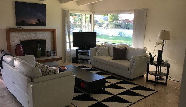 Mid Century home at DeAnza; steps to clubhouse