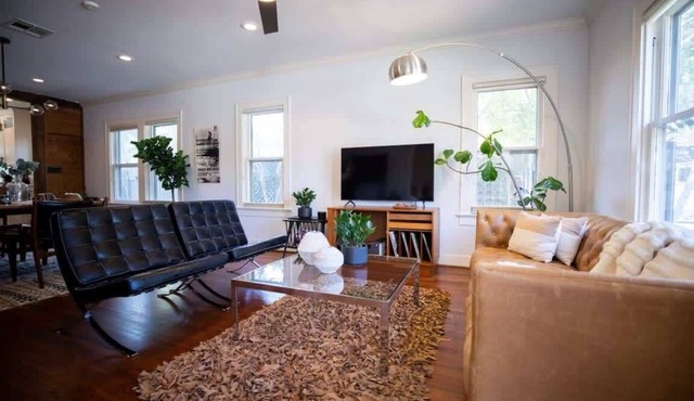 mid-century home w/hot tub, Easy World Cup Access