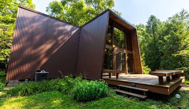 Mid-Century Masterpiece on Secluded 18-Acre Woods
