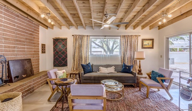 Mid-Century meets Southwest in this 4 bedroom Tucson Home