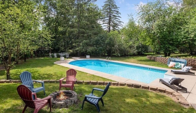 Mid-Century Minnetonka Ranch Home w/Pool