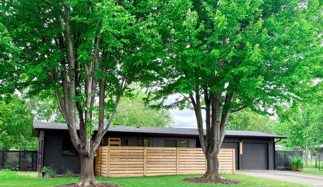 Mid Century Modern - Heart of Wine Country - Outdoor Shower