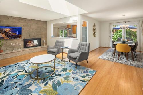 Mid century modern air conditioned retreat with expansive garden