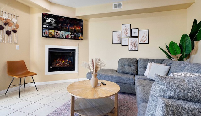 Mid Century Modern 4Bedroom Family Townhome