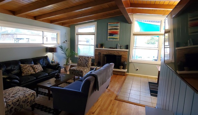 Mid Century Modern home 2 minutes from the beach and trails close to everything!