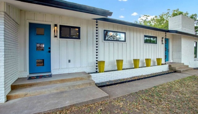 Mid-Century Modern Albert Home