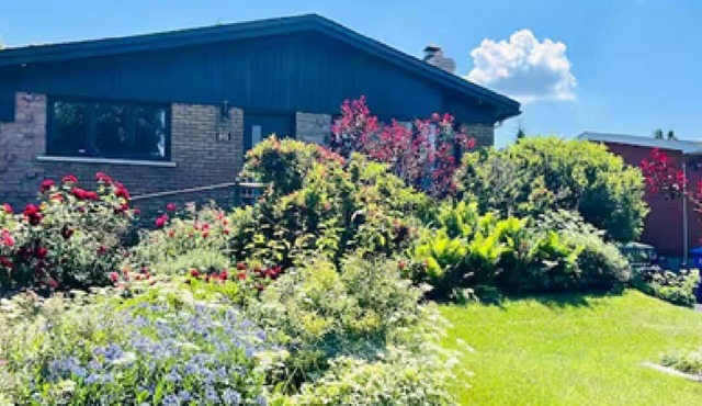 Mid-Century Modern House near Montreal