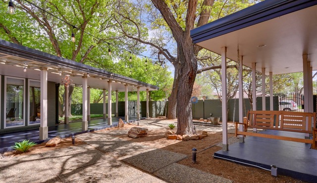 Mid-Century Modern Home w/Fire Pit & Gas Grill!