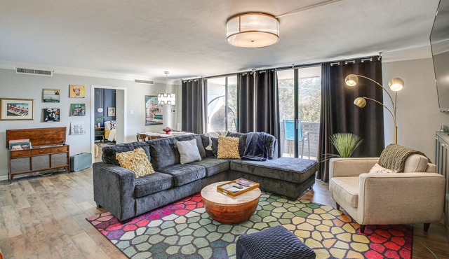 Mid-Century Modern Condo on Lake Hamilton!