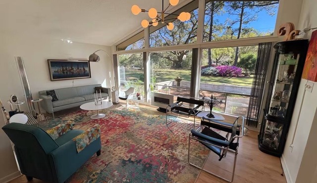 Mid Century Modern w/Art Deco Design Interior - Minimum One Month Stay: May-Oct