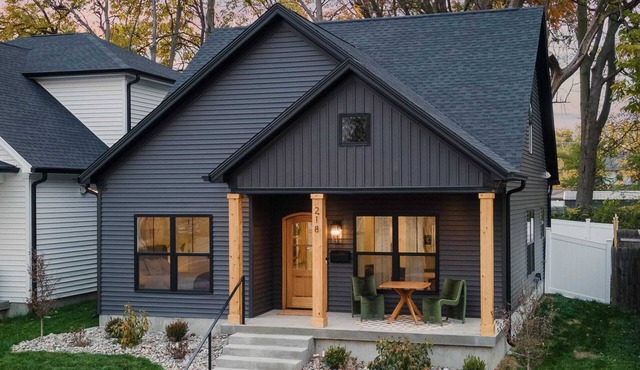 Mid-Century Oasis with Hot Tub