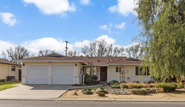 Mid-Century Ranch House Beauty