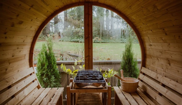Mid Century Retreat With Barrel Sauna!