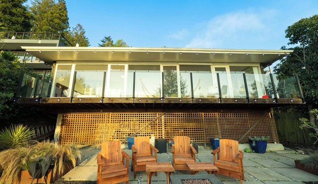 Mid-Century Sanctuary in the Berkeley Hills