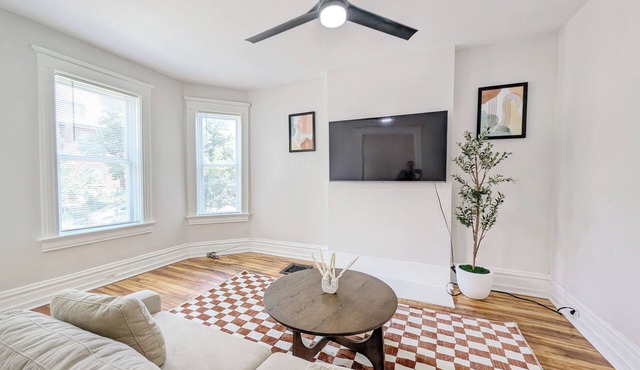 Mid-Century Shaw Home - Family & Pet Friendly, walkable to Tower Grove Park