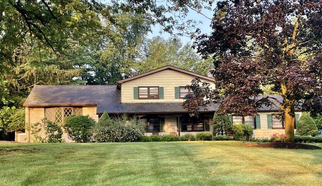 Mid century charming home - monthly rentals welcome