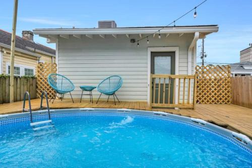 Mid-City home w pool & balcony near streetcar