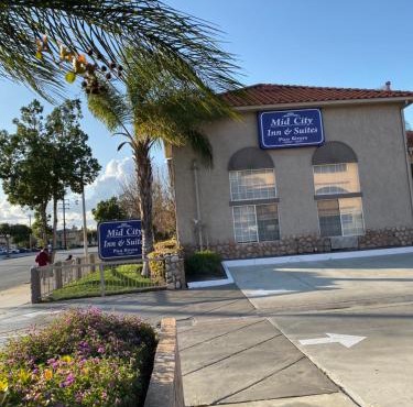 Mid City Inn & Suites Pico Rivera