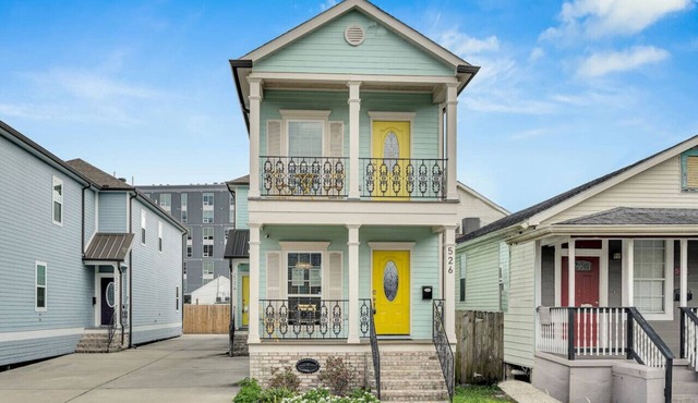 Mid-City w/Balcony - Near Superdome & Streetcars
