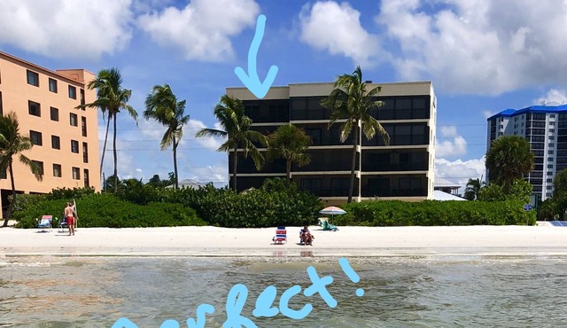 Mid Island, Villa Del Mar! Beautiful Beach front condo, newly renovated!