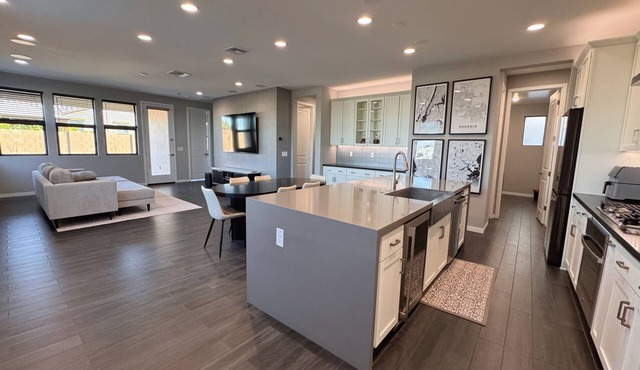 Mid-long term rental EAST Mark