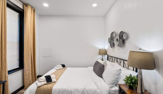 Mid/Long-Term: Spacious 3BR, 3BA Home for 8 Guests