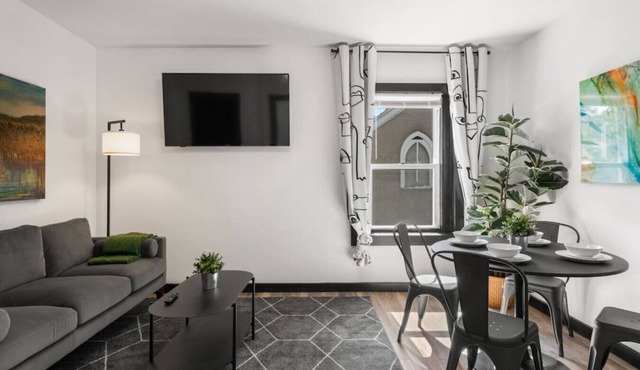 Mid/Long-Term: Spacious 1BR Home for 4 Guests