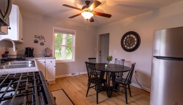 Mid Ohio Cozy Cottage