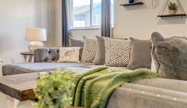 Mid-Stay | Mountain View | Pets OK | by nestago