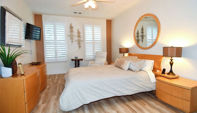 Mid-Term Gem - Private Bedroom Suite