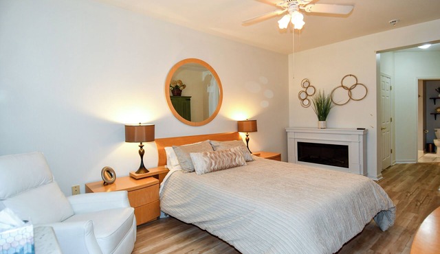 Mid-Term Gem - Private Bedroom Suite