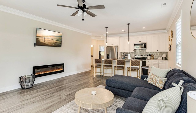 Mid Term Home in Southport, just mins from DT Southport and Oak Island Beaches