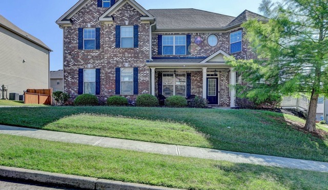 Mid-Term Luxury Living @ Affordable Price! [Pet Friendly]