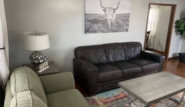 Mid-term stay close to hospitals and other industries in Joplin!