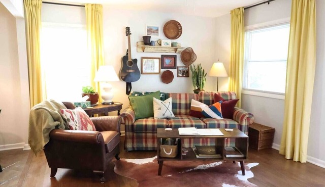 Mid-Term Stay, Fun House Lodge