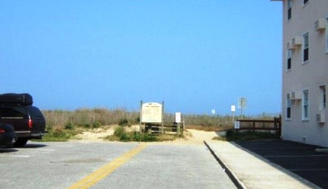 Mid Town OceanSide/Block 46th St. Sleeps 5 Location, Location, Location!